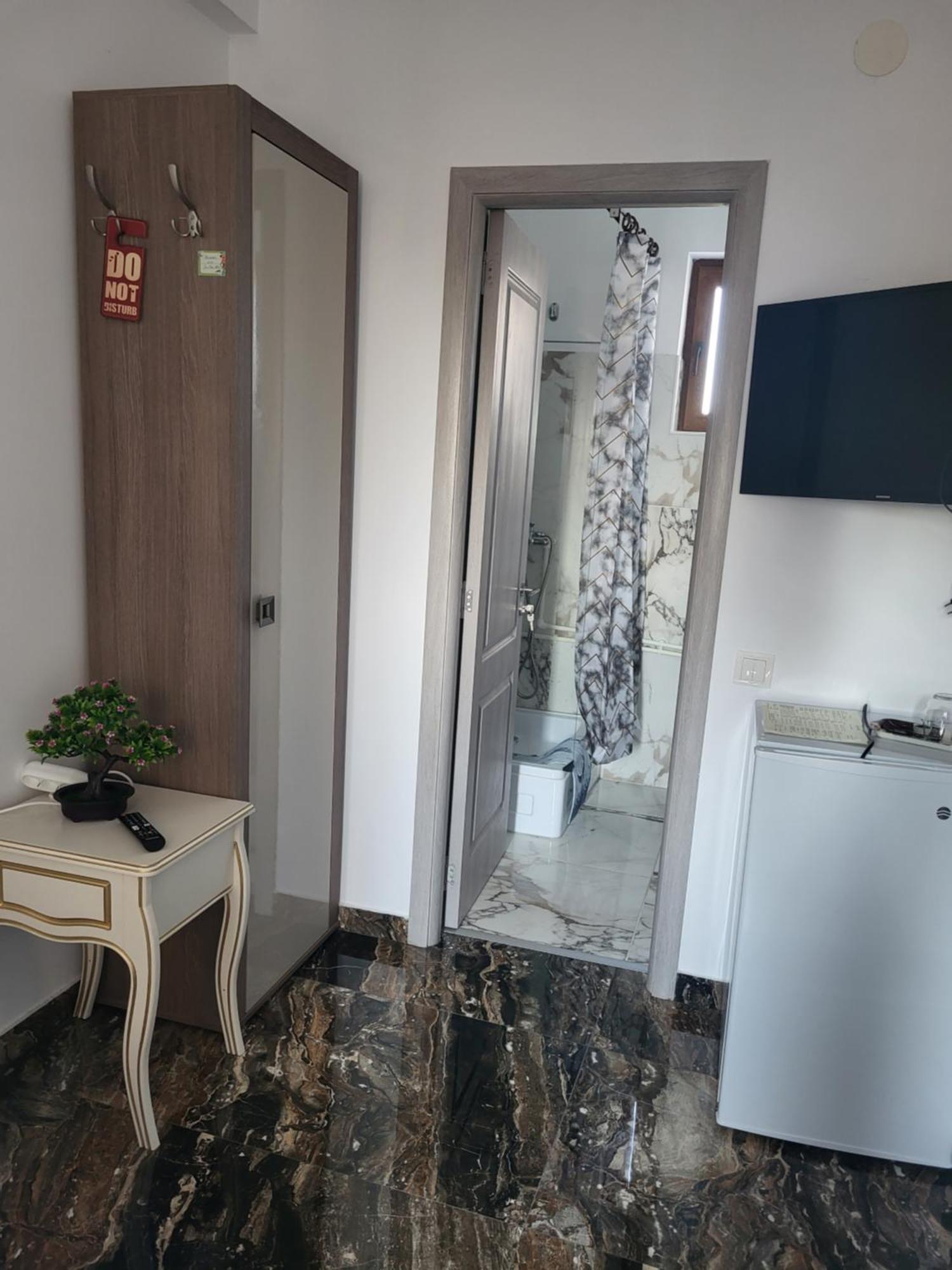 Hotel Damar Costinesti Buitenkant foto